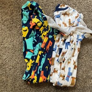 One piece zip up fleece footie pajamas